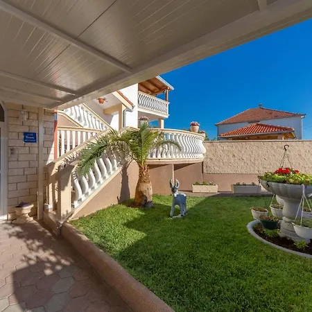 Apartmani Dada Biograd Na Moru Extérieur photo